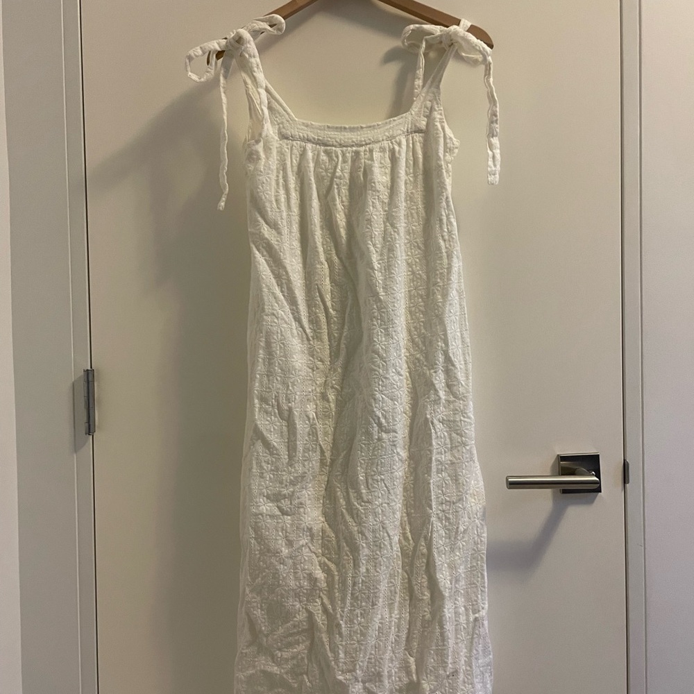 Line & Dot - White Dress with adjustable Tie Straps